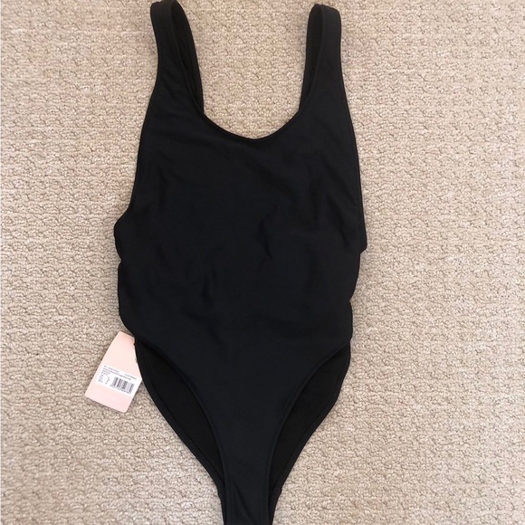 Missguided playboy buckle plunge high leg swimsuit one piece - Picture 4 of 7